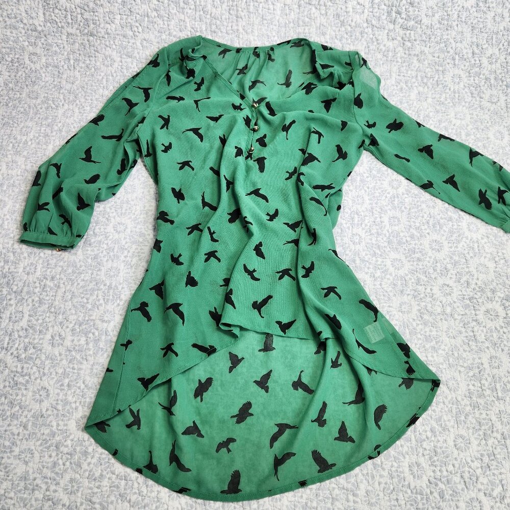 Women's Green Bird-Print V-Neck Blouse